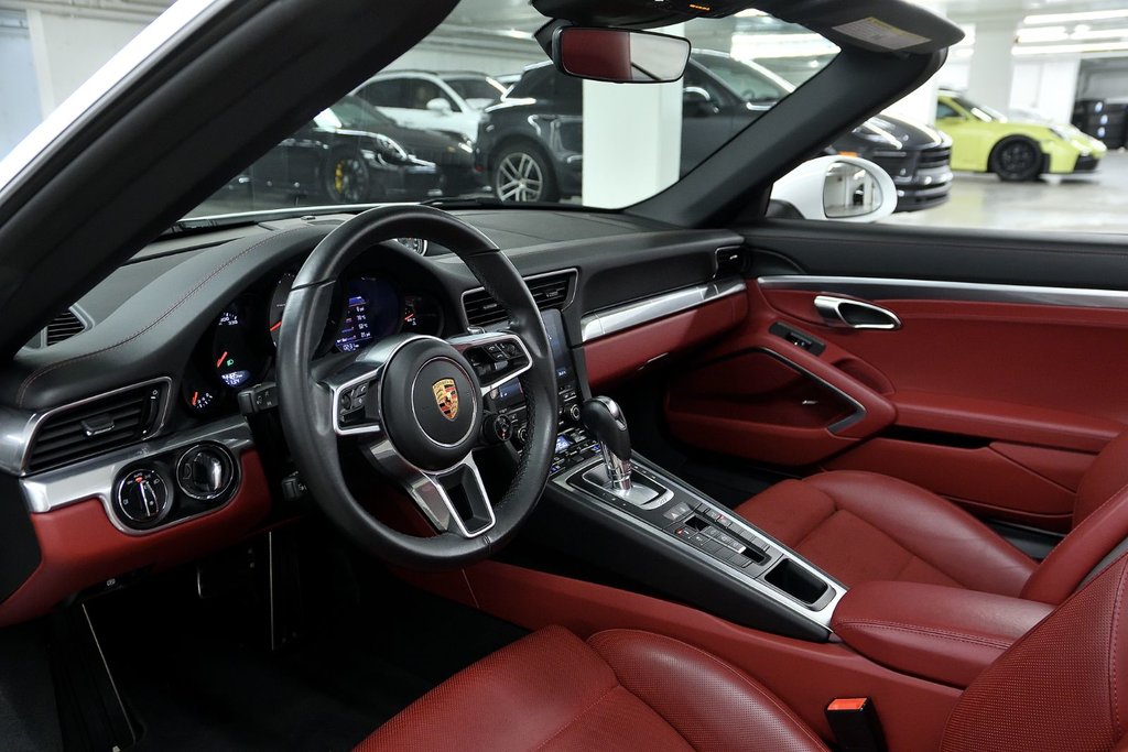 Porsche 911 Carrera S 2018 à Laval, Québec - 15 - w1024h768px
