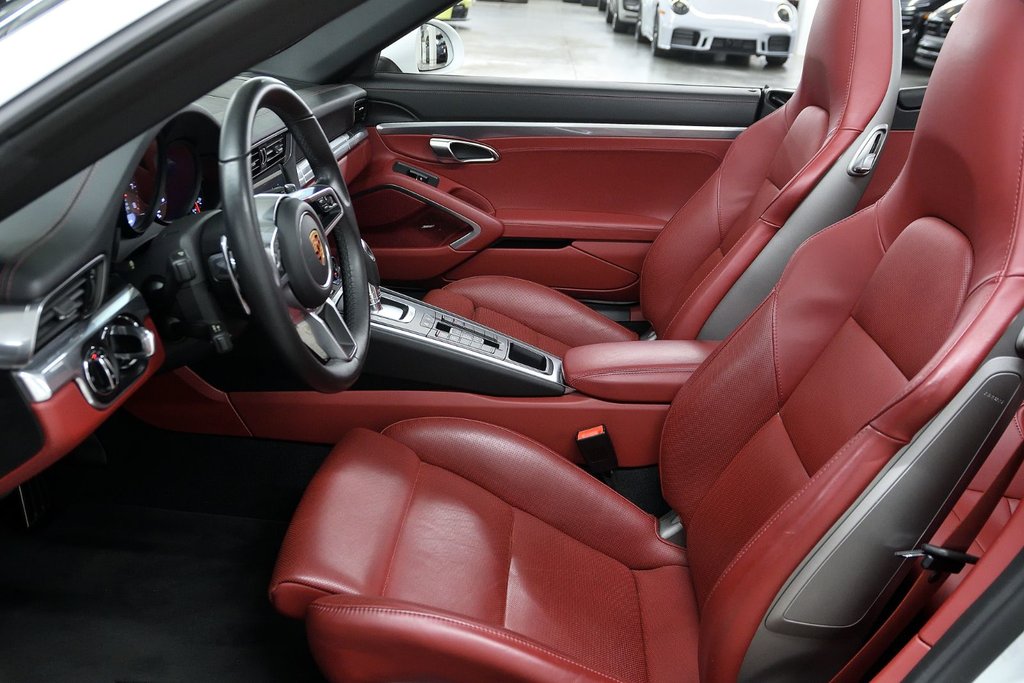 Porsche 911 Carrera S 2018 à Laval, Québec - 14 - w1024h768px