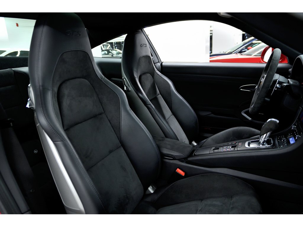 2019 Porsche 911 Carrera 4 GTS Coupe / SportDesign / BOSE in Laval, Quebec - 34 - w1024h768px