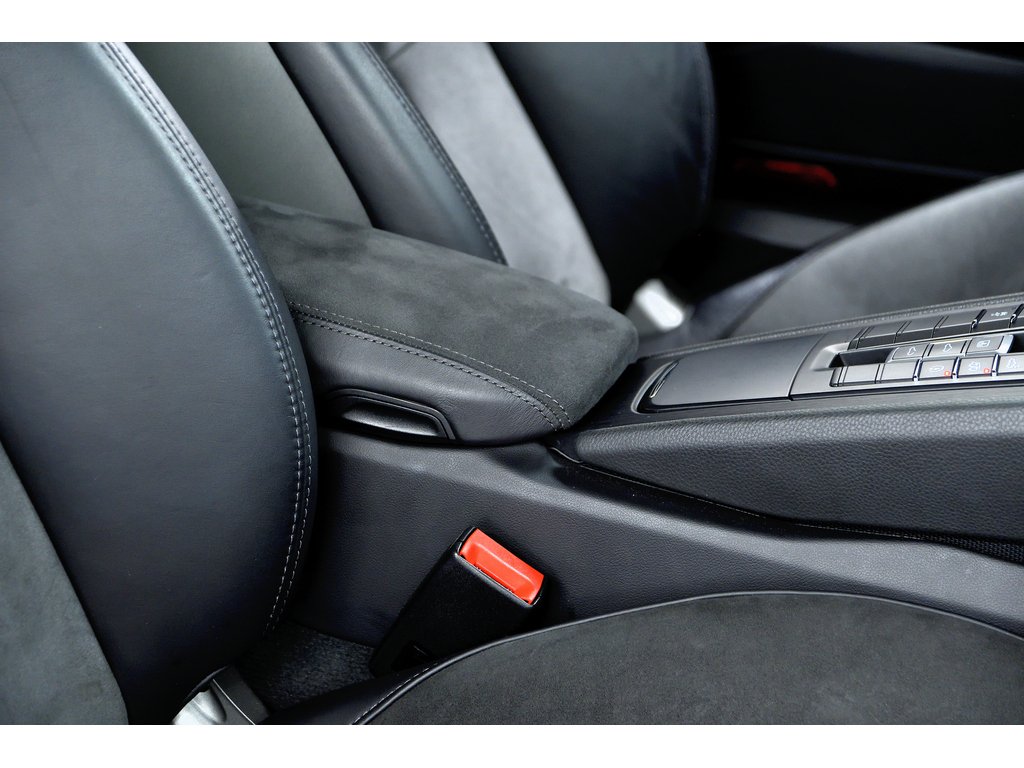 2019 Porsche 911 Carrera 4 GTS Coupe / SportDesign / BOSE in Laval, Quebec - 35 - w1024h768px