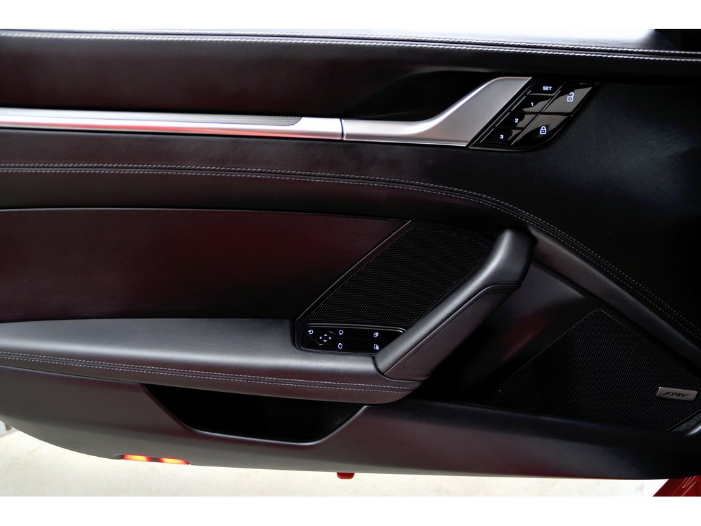 2021 Porsche 911 Turbo S / Lightweight Package / Axle Lift / BOSE in Laval, Quebec - 28 - w1024h768px