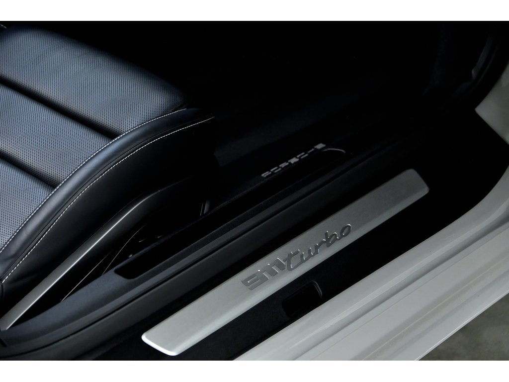 2021 Porsche 911 Turbo Cabriolet / Sport Exhaust / Axle Lift / BOSE in Laval, Quebec - 36 - w1024h768px