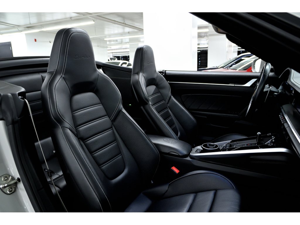 2021 Porsche 911 Turbo Cabriolet / Sport Exhaust / Axle Lift / BOSE in Laval, Quebec - 37 - w1024h768px