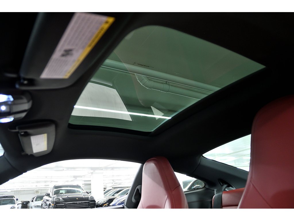 Porsche 911 Carrera 4 Coupe / Premium + Sport Package / BOSE 2021 à Laval, Québec - 15 - w1024h768px