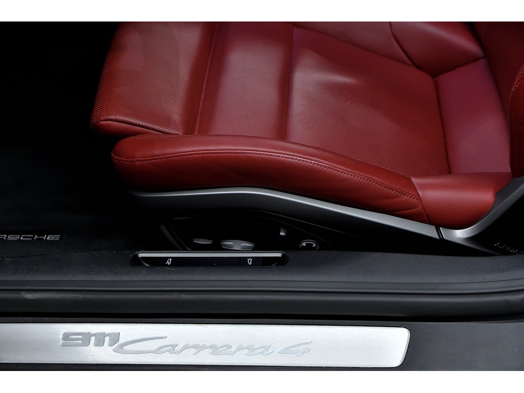 Porsche 911 Carrera 4 Coupe / Premium + Sport Package / BOSE 2021 à Laval, Québec - 13 - w1024h768px