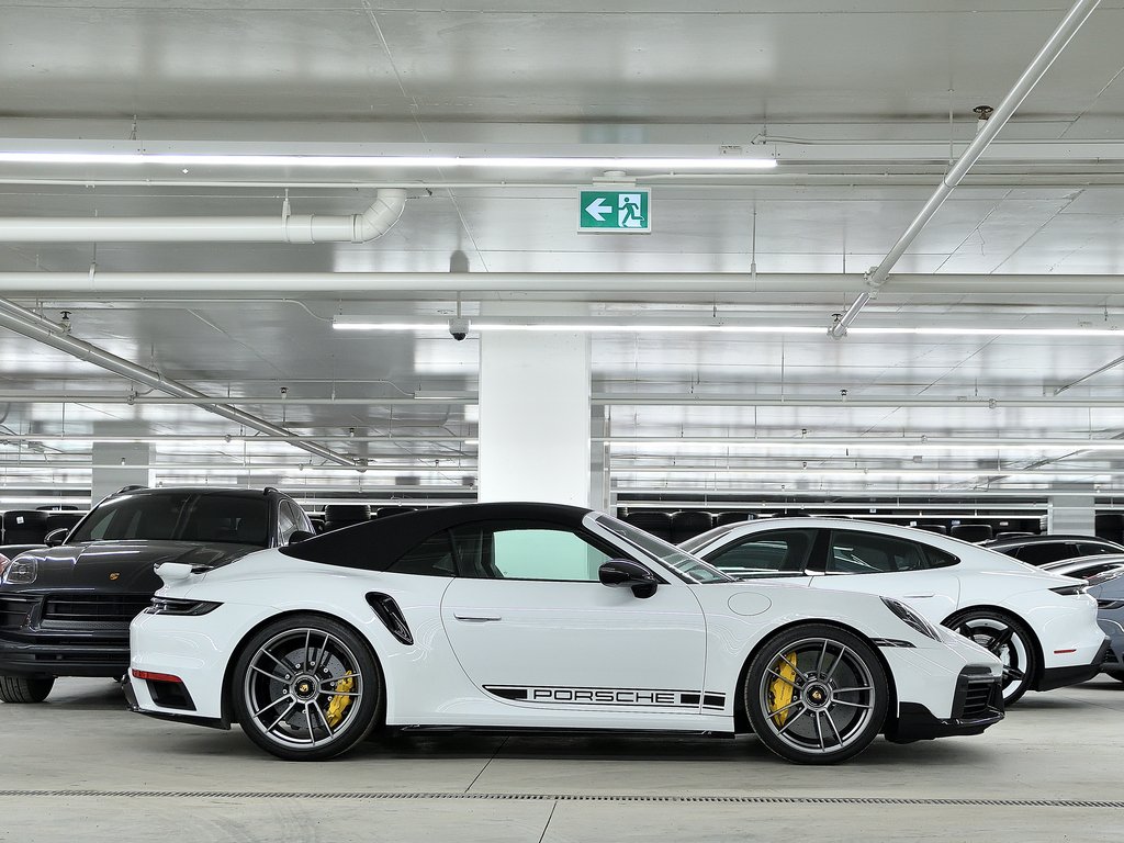 Porsche 911 Turbo S Cab / Sport Pack / PASM / Sport Exhaust 2021 à Laval, Québec - 3 - w1024h768px