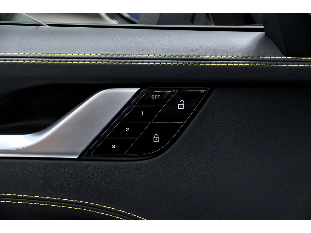 Porsche 911 Turbo S Cab / Sport Pack / PASM / Sport Exhaust 2021 à Laval, Québec - 30 - w1024h768px