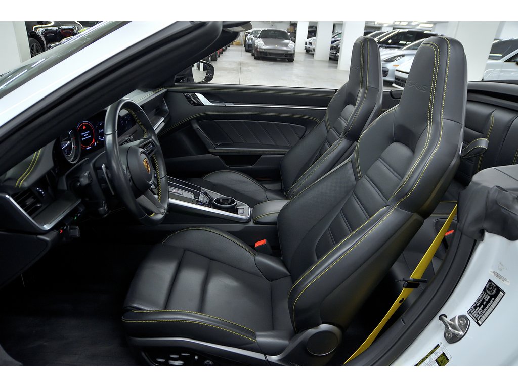 Porsche 911 Turbo S Cab / Sport Pack / PASM / Sport Exhaust 2021 à Laval, Québec - 13 - w1024h768px