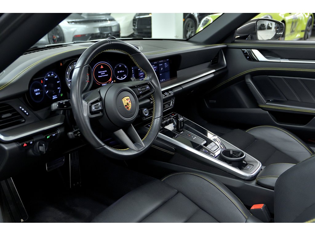 Porsche 911 Turbo S Cab / Sport Pack / PASM / Sport Exhaust 2021 à Laval, Québec - 12 - w1024h768px