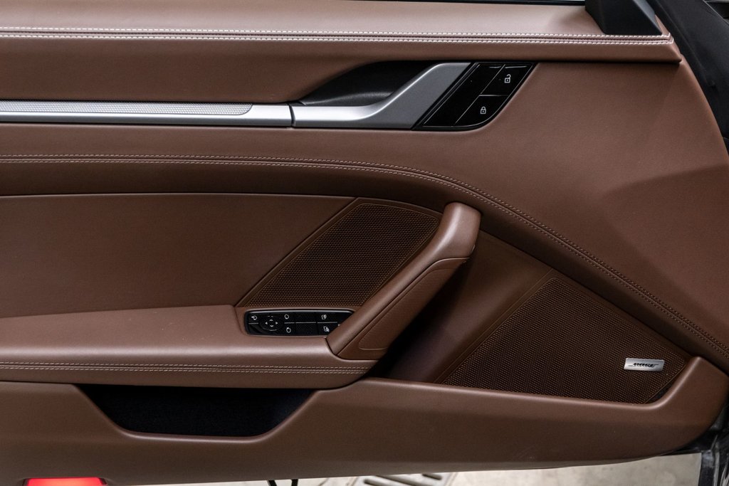 2021 Porsche 911 Carrera 4 in Laval, Quebec - 30 - w1024h768px