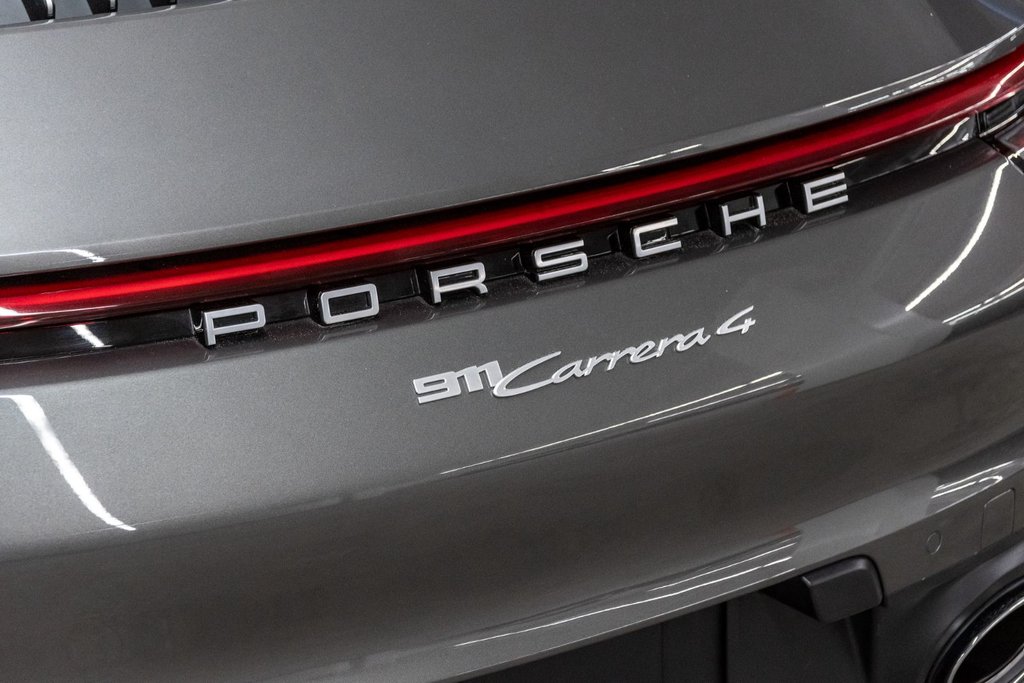2021 Porsche 911 Carrera 4 in Laval, Quebec - 5 - w1024h768px