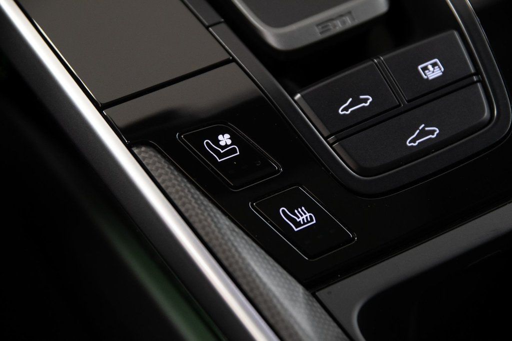 2021 Porsche 911 Turbo S in Laval, Quebec - 26 - w1024h768px