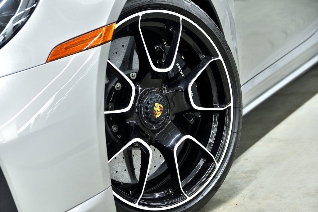 2021 Porsche 911 Turbo S in Laval, Quebec - 8 - w1024h768px