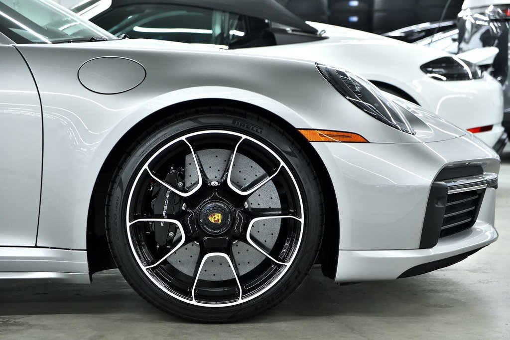 2021 Porsche 911 Turbo S in Laval, Quebec - 9 - w1024h768px