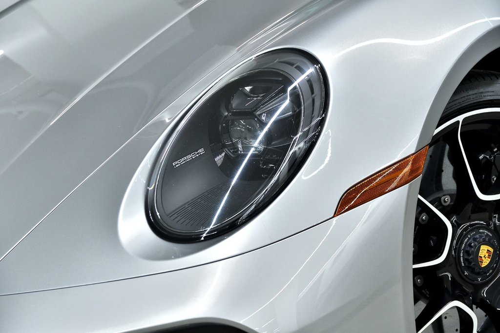 2021 Porsche 911 Turbo S in Laval, Quebec - 7 - w1024h768px
