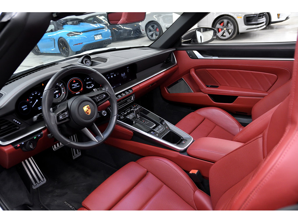 Porsche 911 Turbo S Cabriolet  / Burmester High End 2022 à Laval, Québec - 11 - w1024h768px