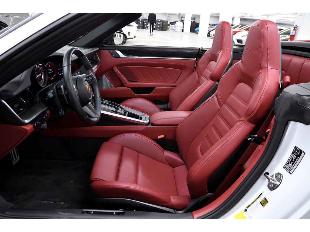 Porsche 911 Turbo S Cabriolet  / Burmester High End 2022 à Laval, Québec - 12 - w1024h768px