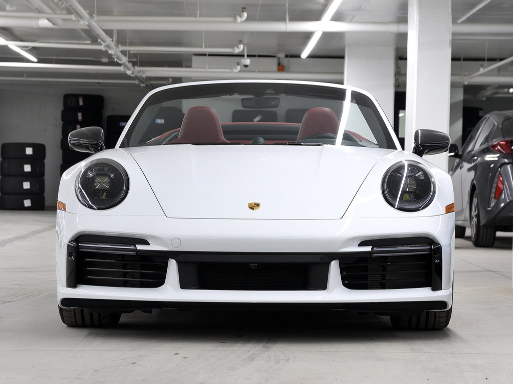 Porsche 911 Turbo S Cabriolet  / Burmester High End 2022 à Laval, Québec - 2 - w1024h768px
