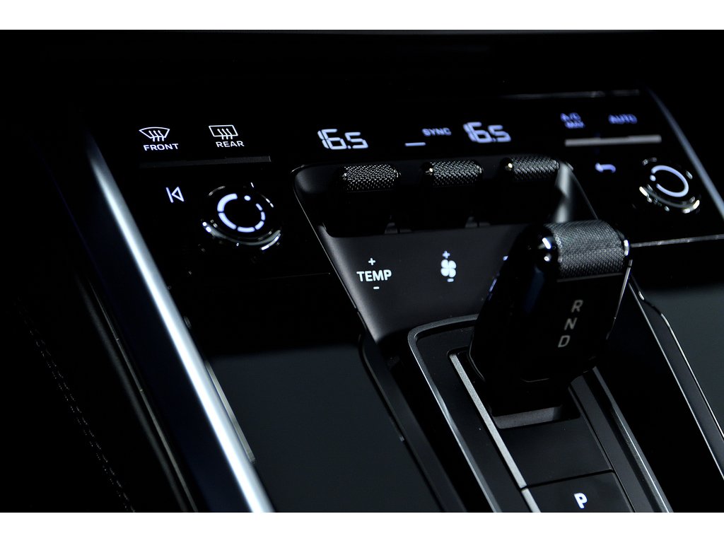 2022 Porsche 911 Turbo Coupe / PDCC / Sport Exhaust / BOSE in Laval, Quebec - 29 - w1024h768px