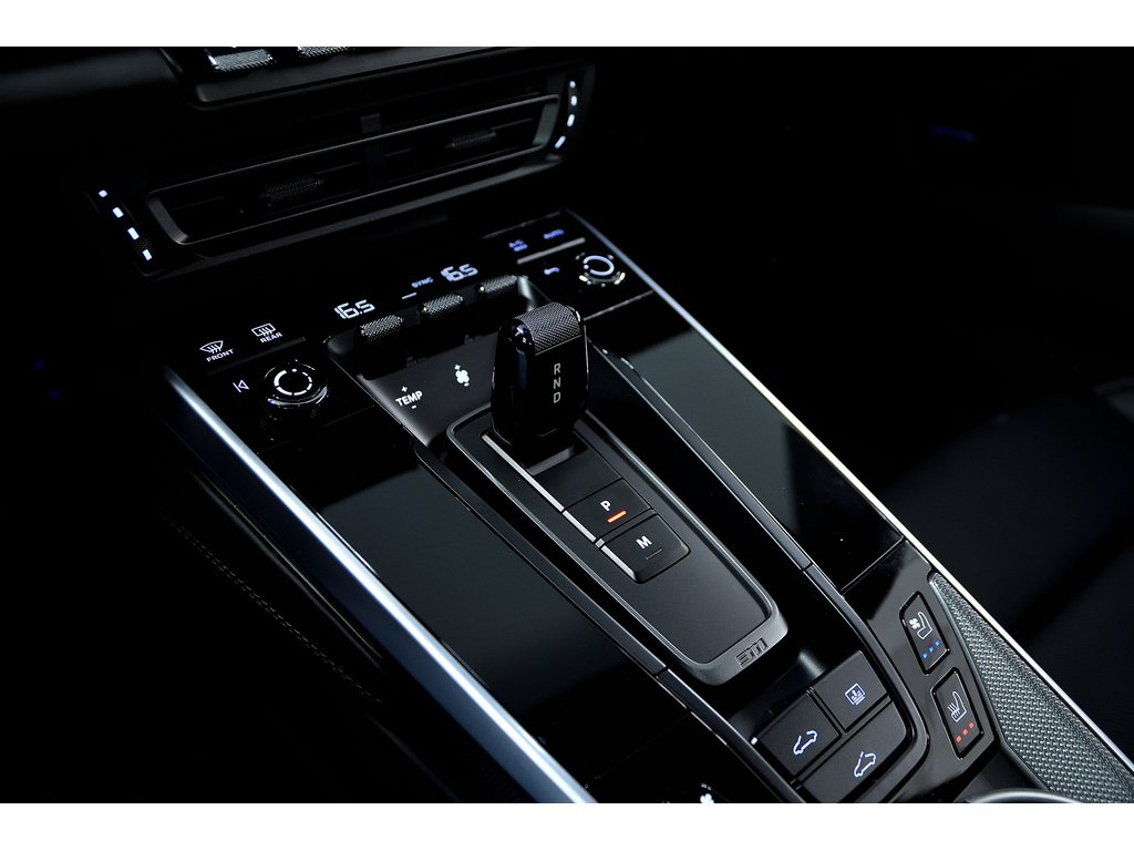 Porsche 911 Turbo Coupe / PDCC / Sport Exhaust / BOSE 2022 à Laval, Québec - 28 - w1024h768px