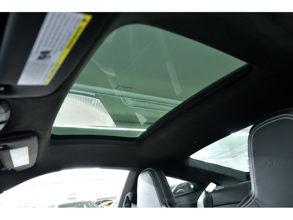 2022 Porsche 911 Turbo Coupe / PDCC / Sport Exhaust / BOSE in Laval, Quebec - 18 - w1024h768px