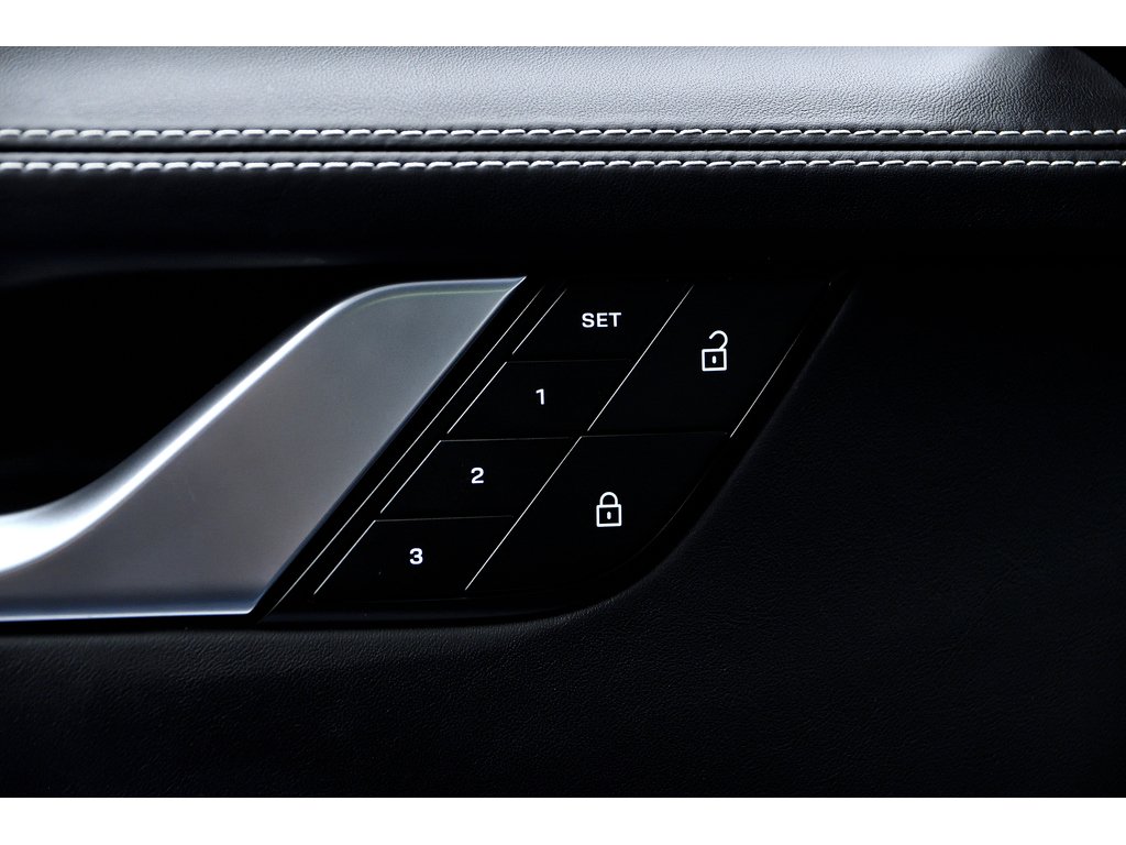 2022 Porsche 911 Turbo Coupe / PDCC / Sport Exhaust / BOSE in Laval, Quebec - 31 - w1024h768px