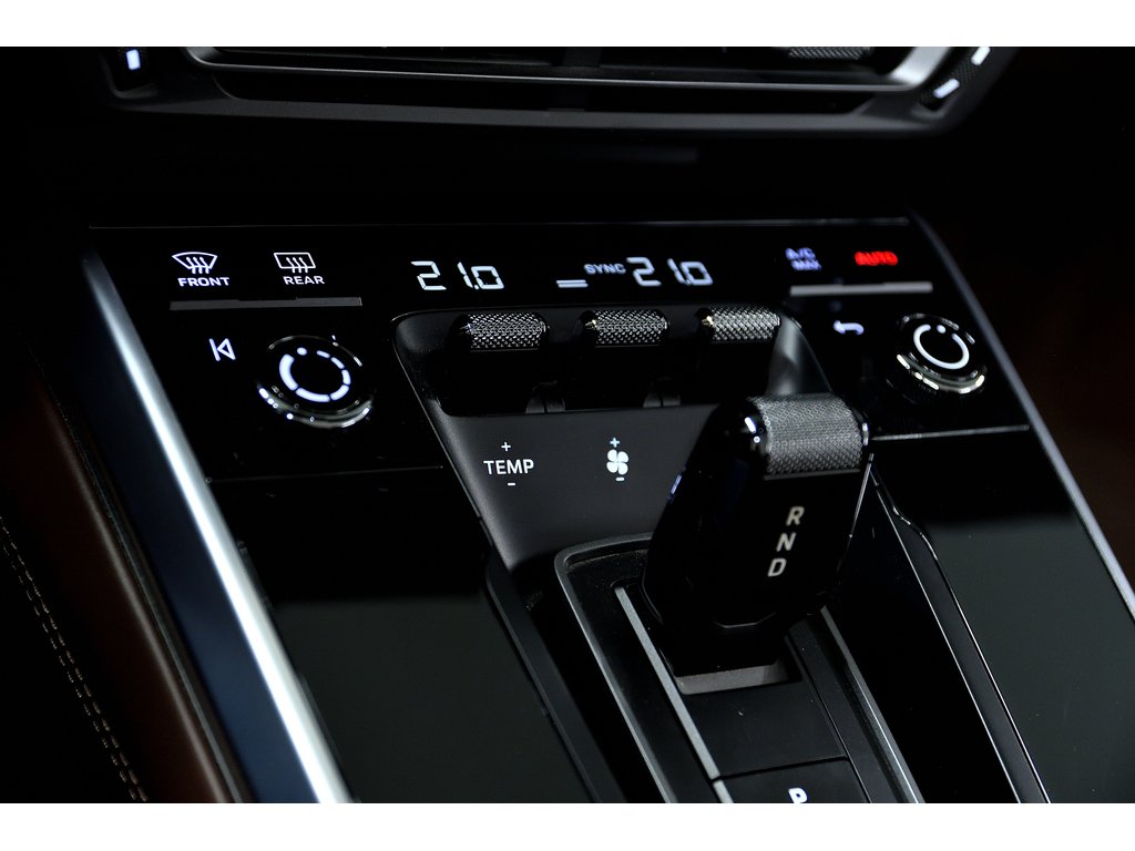 Porsche 911 Turbo Cabriolet / Sport Exhaust / 18 Ways / BOSE 2022 à Laval, Québec - 29 - w1024h768px