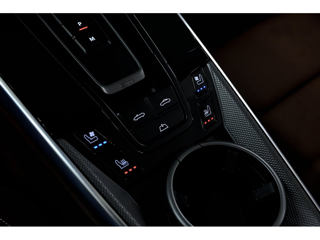 Porsche 911 Turbo Cabriolet / Sport Exhaust / 18 Ways / BOSE 2022 à Laval, Québec - 31 - w1024h768px