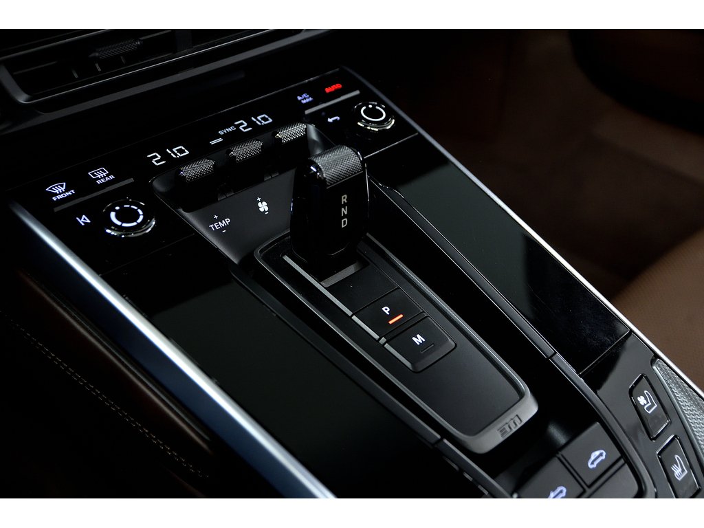 Porsche 911 Turbo Cabriolet / Sport Exhaust / 18 Ways / BOSE 2022 à Laval, Québec - 30 - w1024h768px