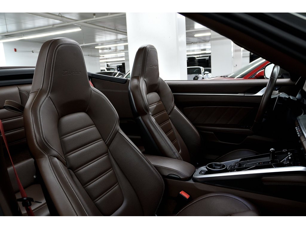 Porsche 911 Turbo Cabriolet / Sport Exhaust / 18 Ways / BOSE 2022 à Laval, Québec - 37 - w1024h768px