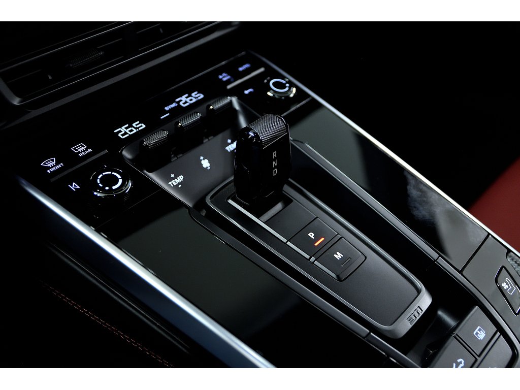 2022 Porsche 911 Turbo S Coupe in Laval, Quebec - 31 - w1024h768px