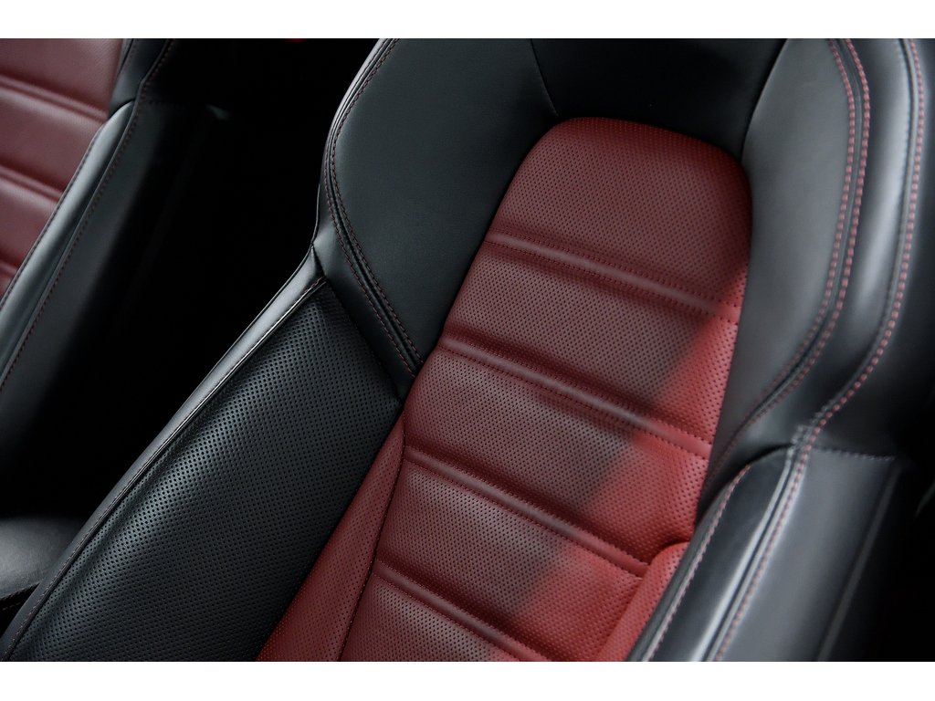 2022 Porsche 911 Turbo S Coupe in Laval, Quebec - 19 - w1024h768px