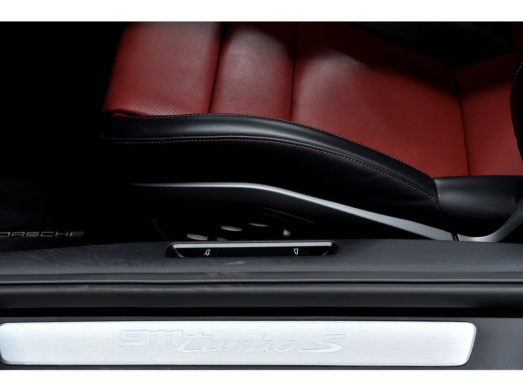 2022 Porsche 911 Turbo S Coupe in Laval, Quebec - 18 - w1024h768px