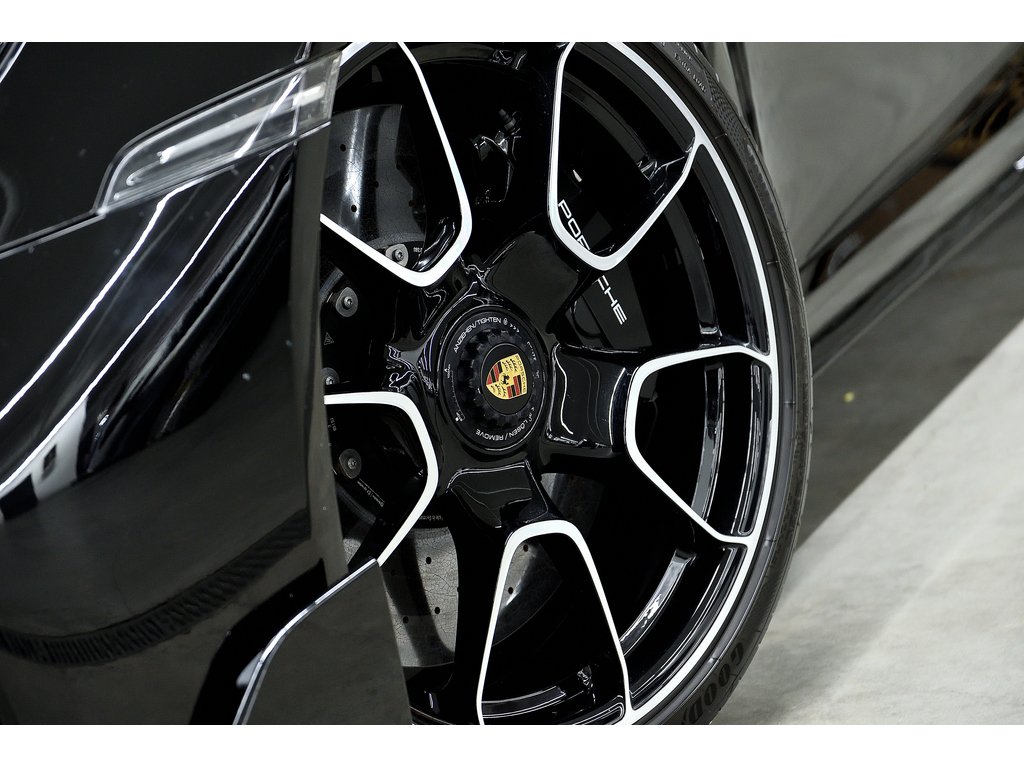 2022 Porsche 911 Turbo S Coupe in Laval, Quebec - 8 - w1024h768px