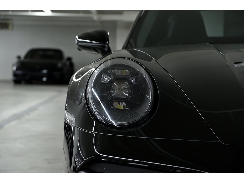 2022 Porsche 911 Turbo S Coupe in Laval, Quebec - 7 - w1024h768px