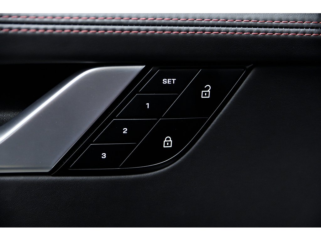 2022 Porsche 911 Turbo S Coupe in Laval, Quebec - 34 - w1024h768px