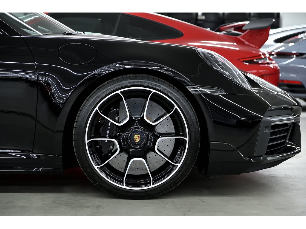 2022 Porsche 911 Turbo S Coupe in Laval, Quebec - 9 - w1024h768px