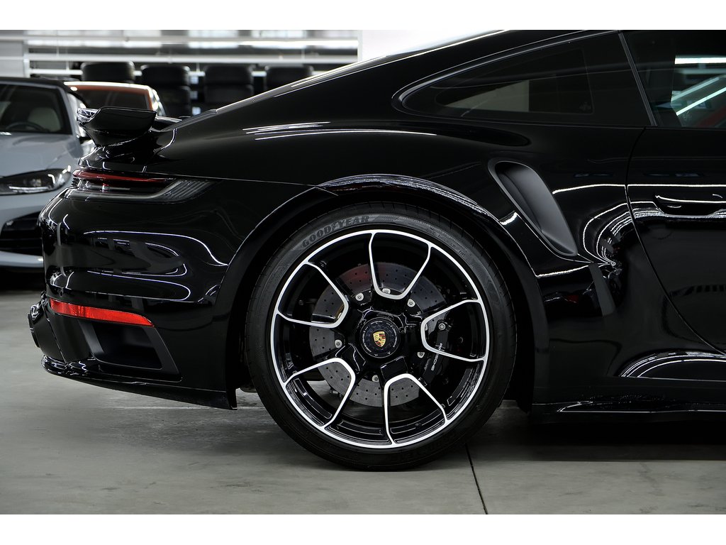 2022 Porsche 911 Turbo S Coupe in Laval, Quebec - 10 - w1024h768px