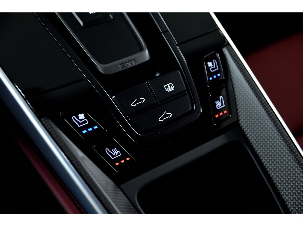 2022 Porsche 911 Turbo S Coupe in Laval, Quebec - 32 - w1024h768px