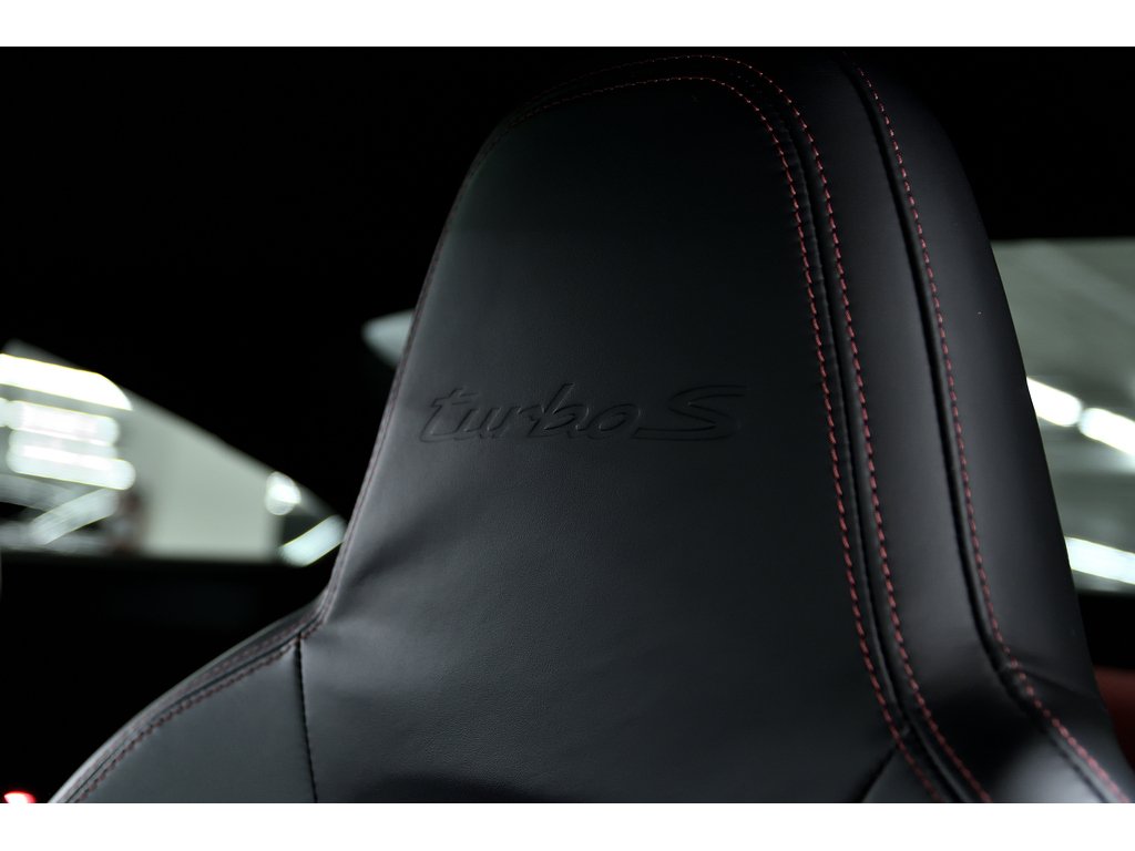 2022 Porsche 911 Turbo S Coupe in Laval, Quebec - 20 - w1024h768px