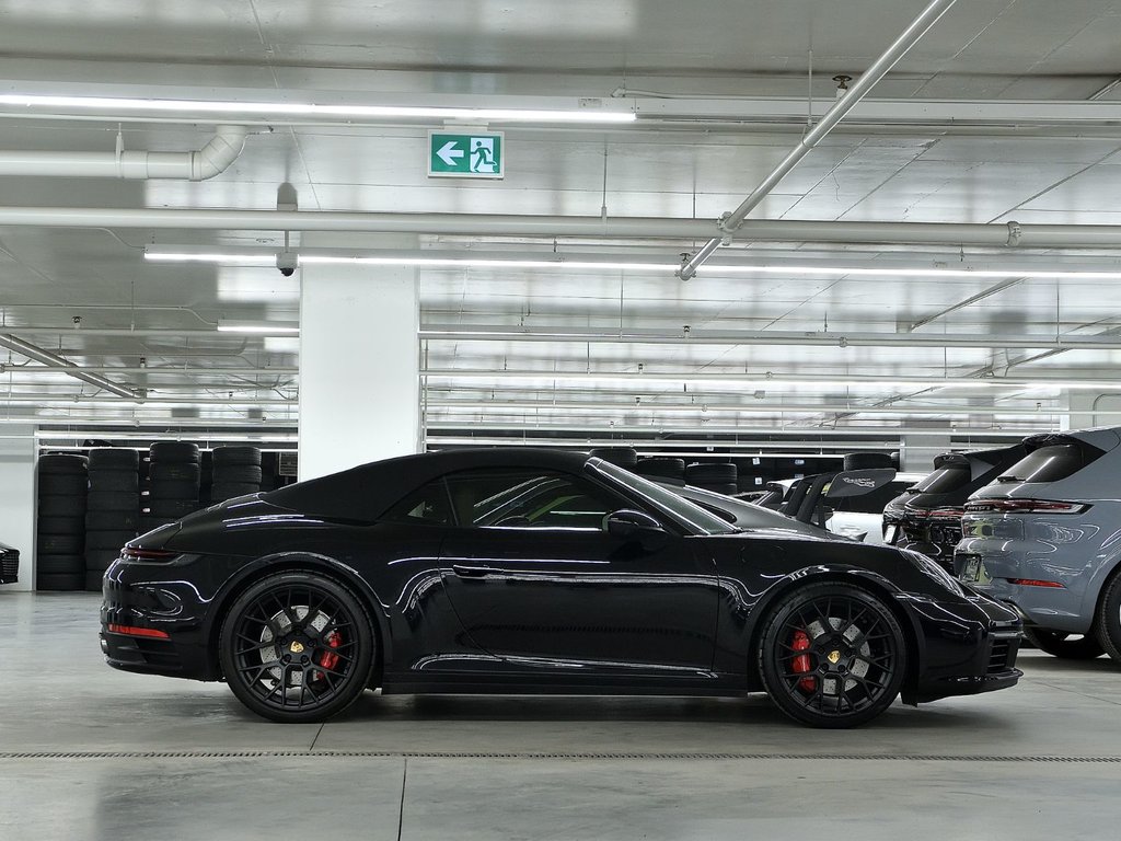 2022 Porsche 911 Carrera S Cabriolet in Laval, Quebec - 10 - w1024h768px