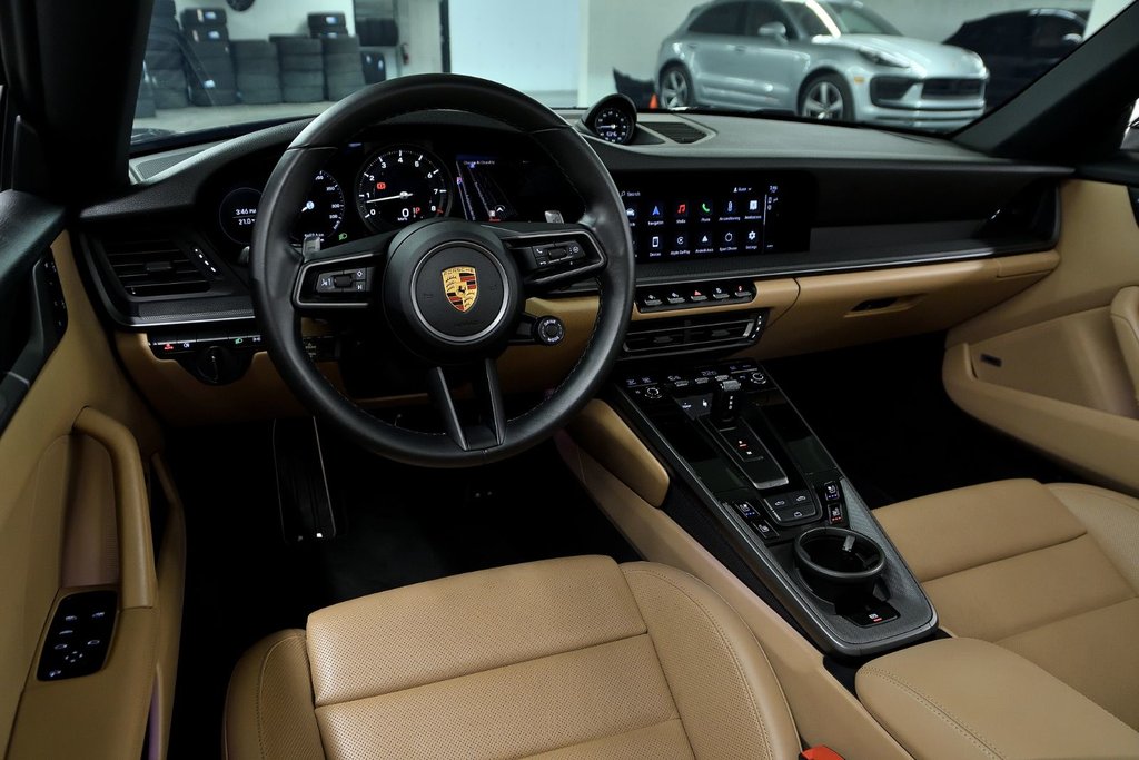 2022 Porsche 911 Carrera S Cabriolet in Laval, Quebec - 23 - w1024h768px