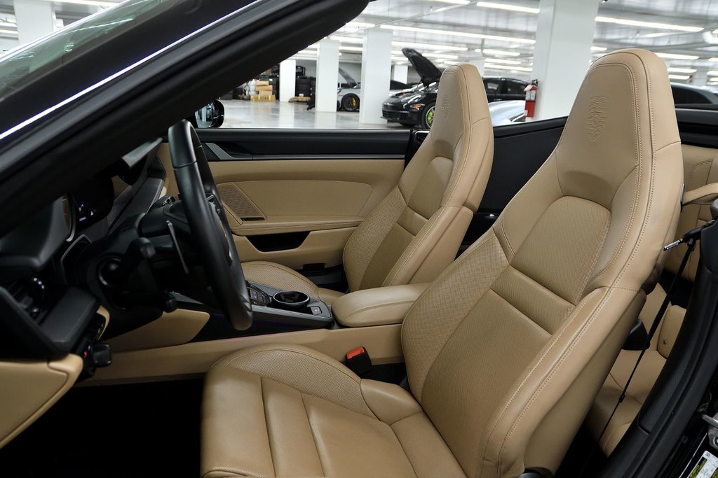2022 Porsche 911 Carrera S Cabriolet in Laval, Quebec - 15 - w1024h768px