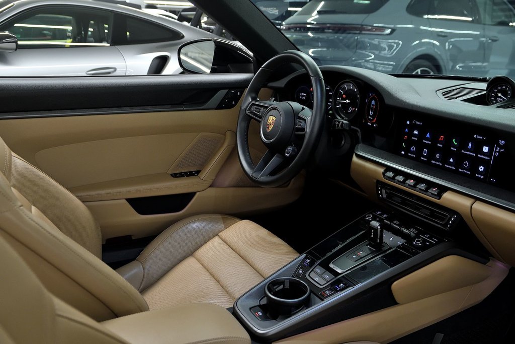 2022 Porsche 911 Carrera S Cabriolet in Laval, Quebec - 16 - w1024h768px