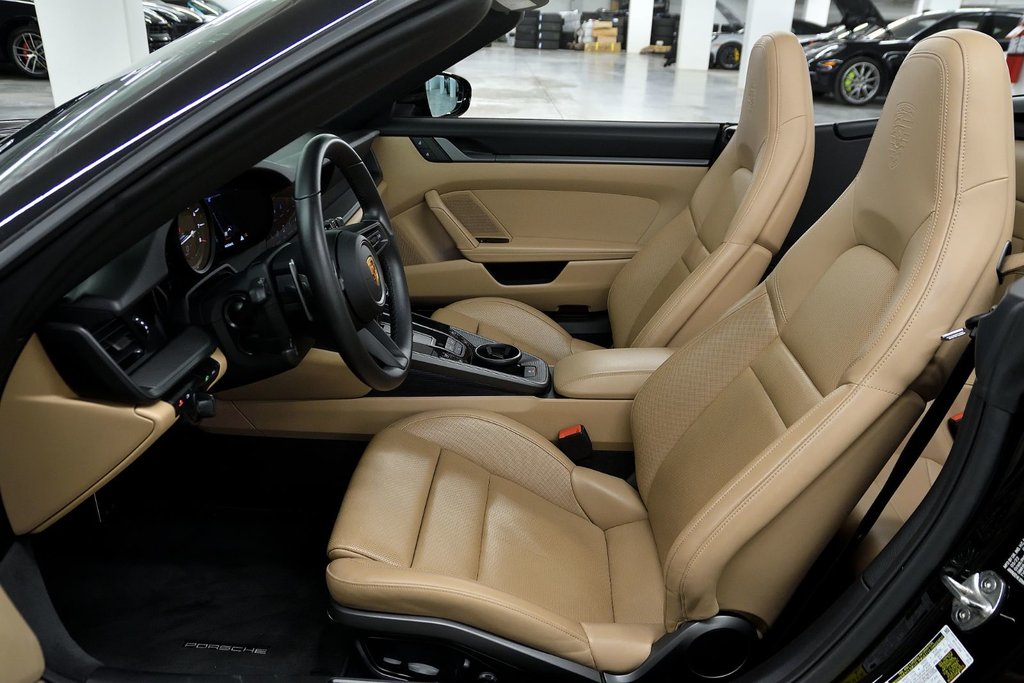 2022 Porsche 911 Carrera S Cabriolet in Laval, Quebec - 13 - w1024h768px