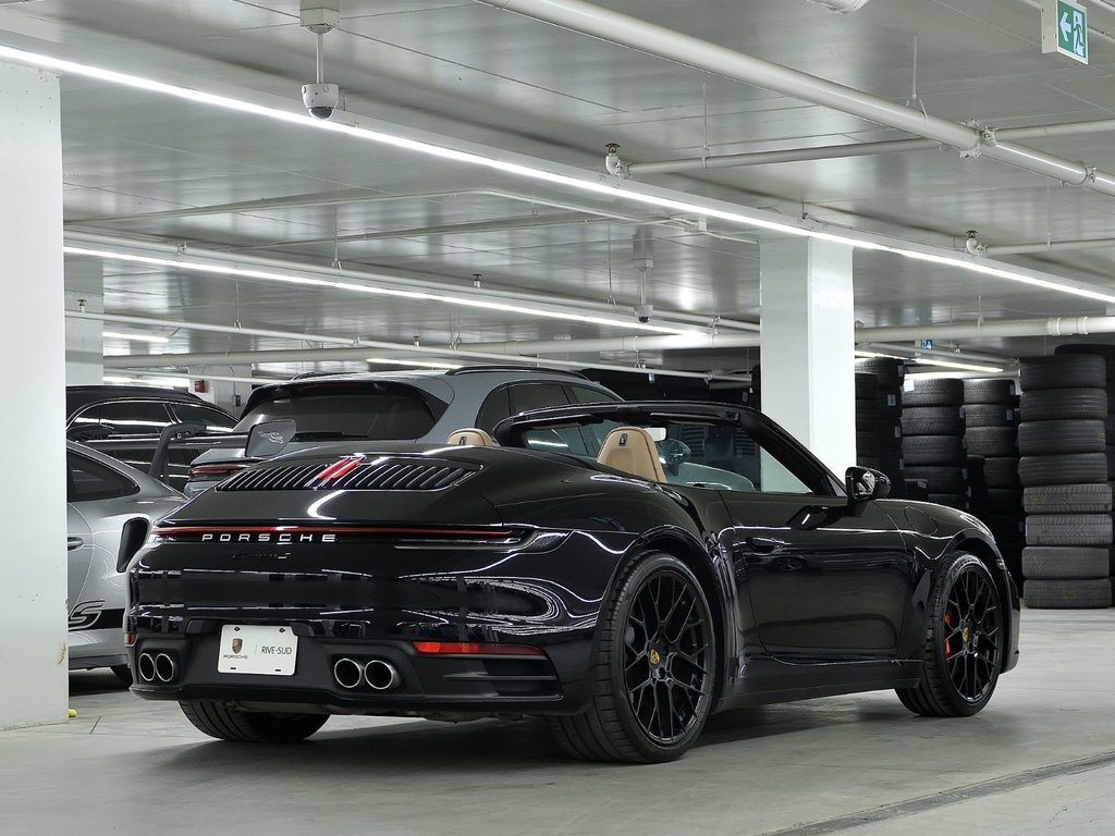 2022 Porsche 911 Carrera S Cabriolet in Laval, Quebec - 3 - w1024h768px