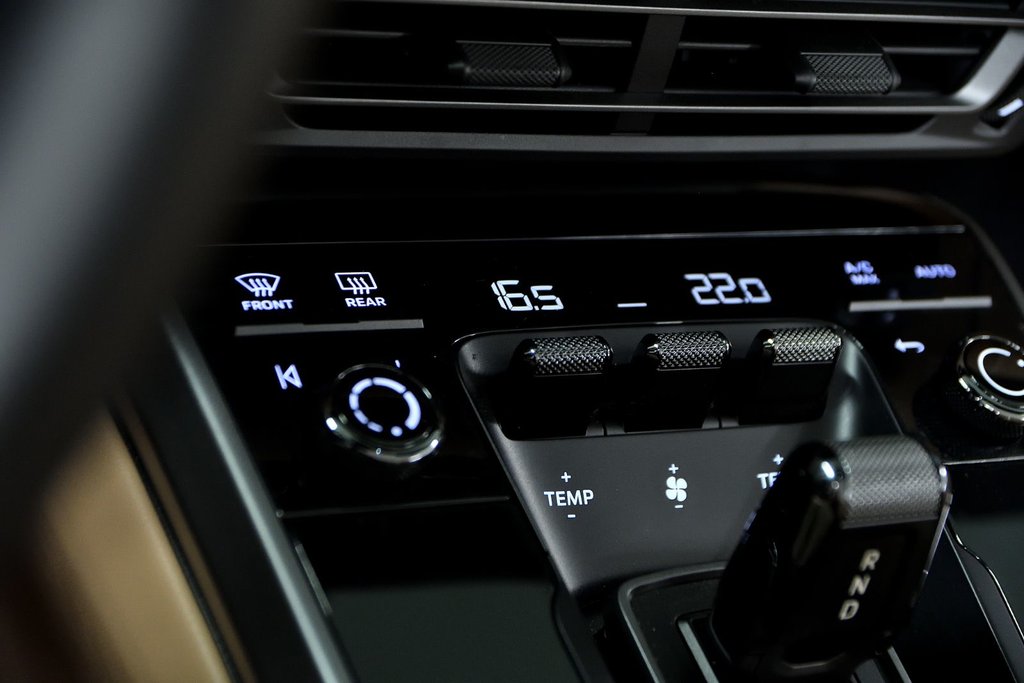 2022 Porsche 911 Carrera S Cabriolet in Laval, Quebec - 30 - w1024h768px