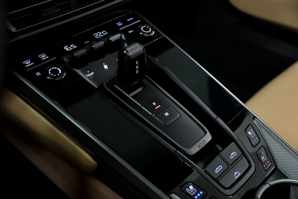 2022 Porsche 911 Carrera S Cabriolet in Laval, Quebec - 29 - w1024h768px