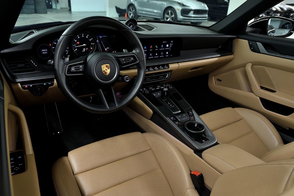 2022 Porsche 911 Carrera S Cabriolet in Laval, Quebec - 22 - w1024h768px