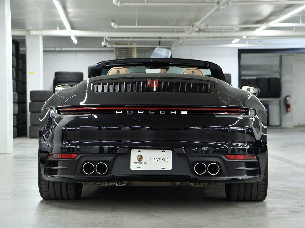 2022 Porsche 911 Carrera S Cabriolet in Laval, Quebec - 4 - w1024h768px